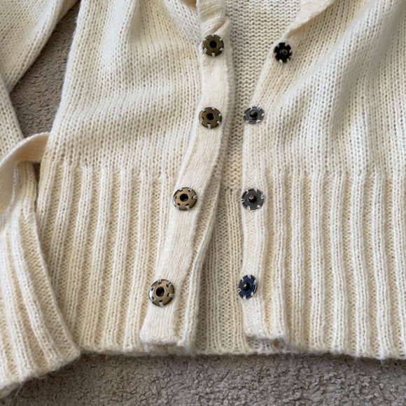 Gap Cardigan - Picture 2 of 9